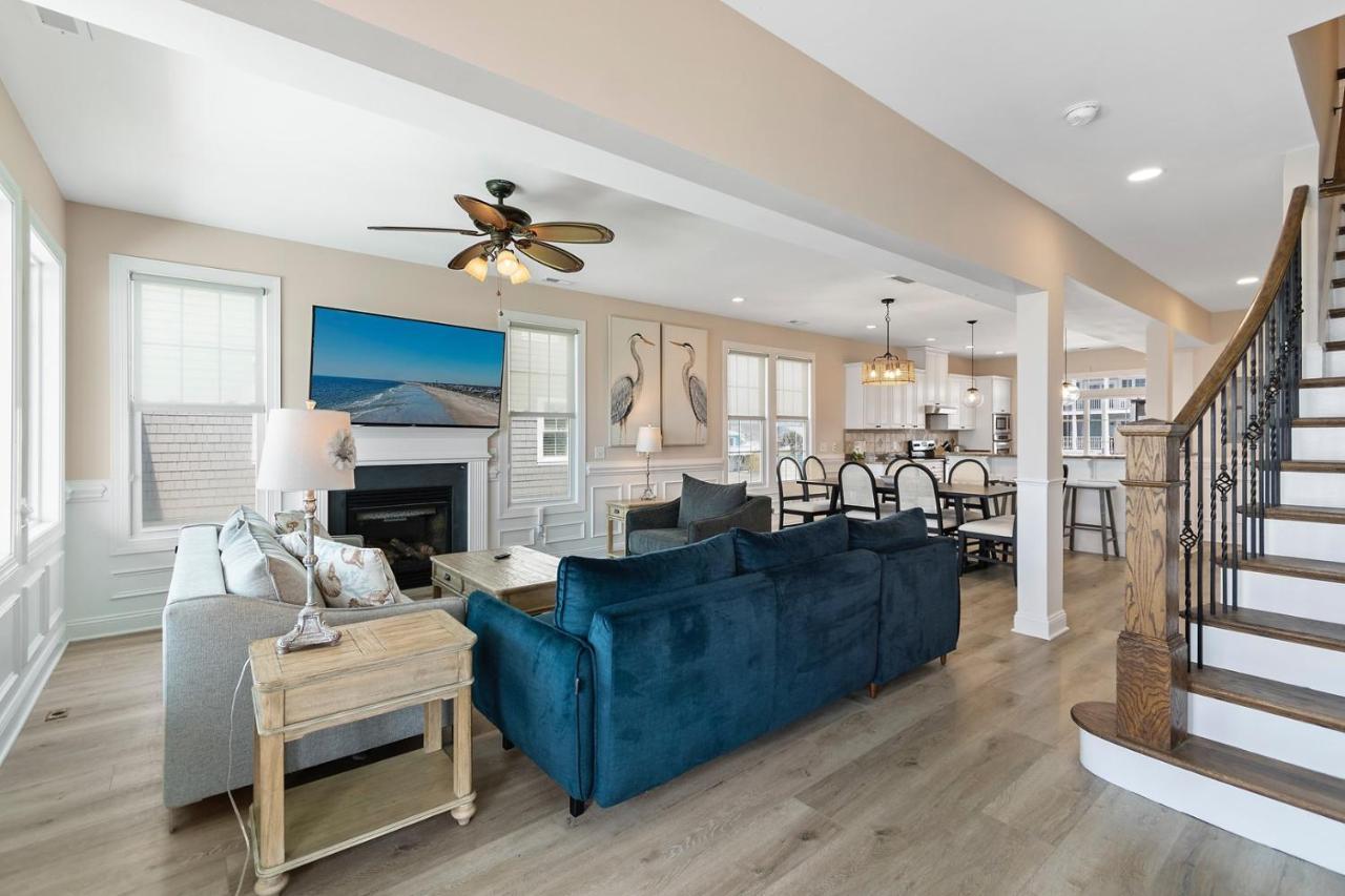 Nirvana Oak Island Exterior photo