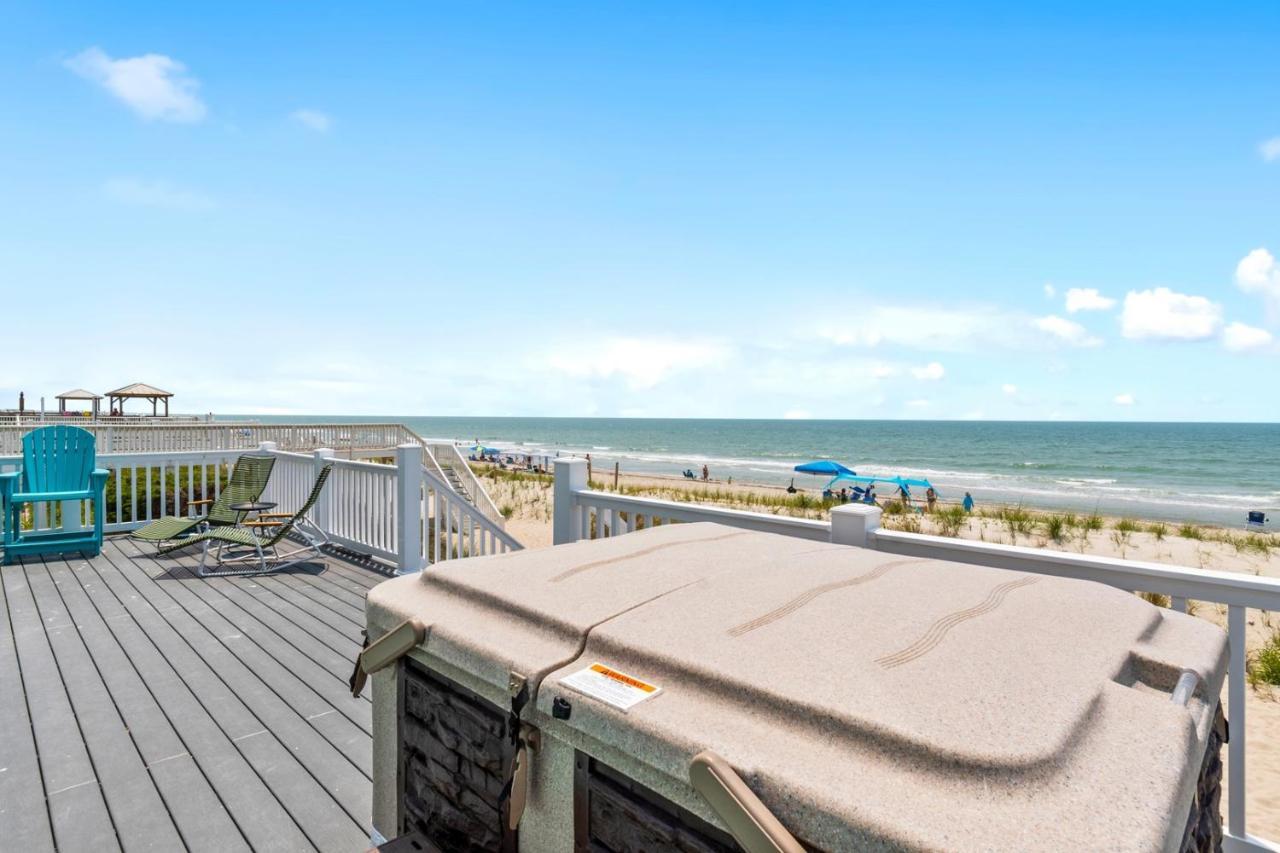 Nirvana Oak Island Exterior photo